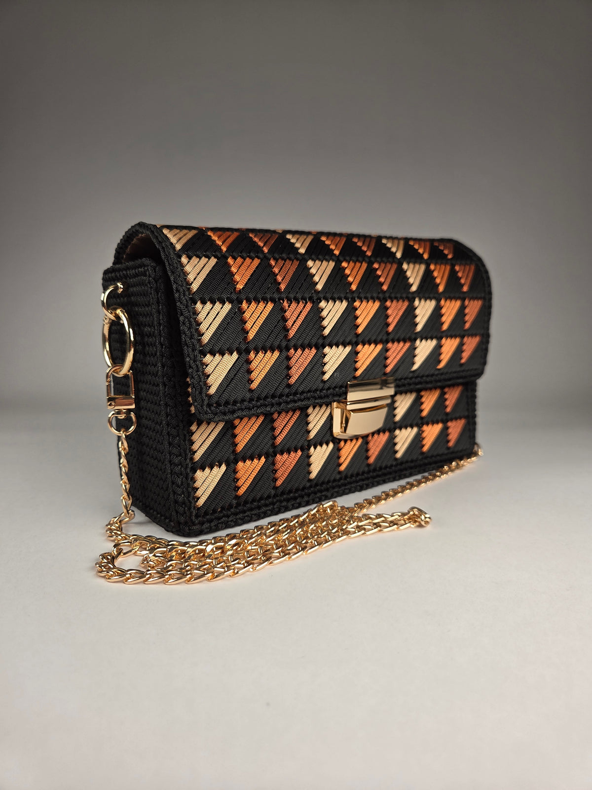 Handmade Crossbody Bag „Geometric Elegance“