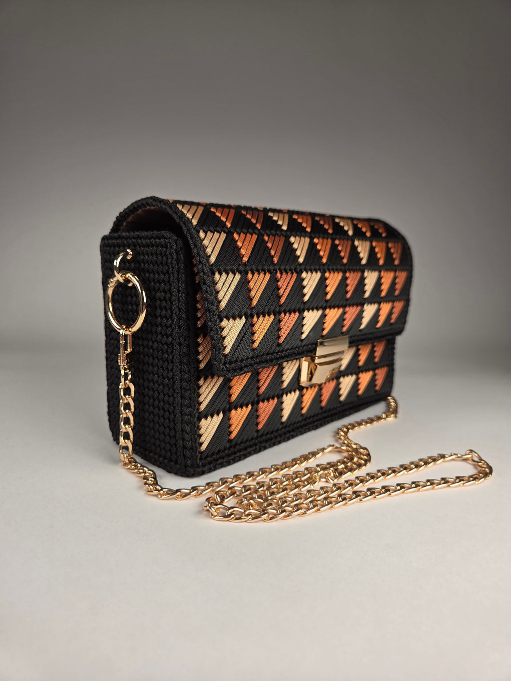 Handmade Crossbody Bag „Geometric Elegance“