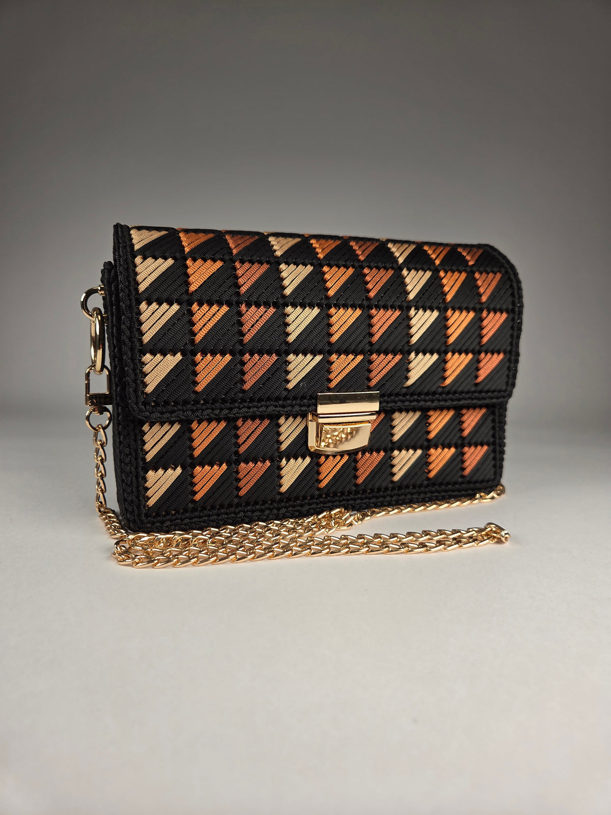 Handmade Crossbody Bag „Geometric Elegance“