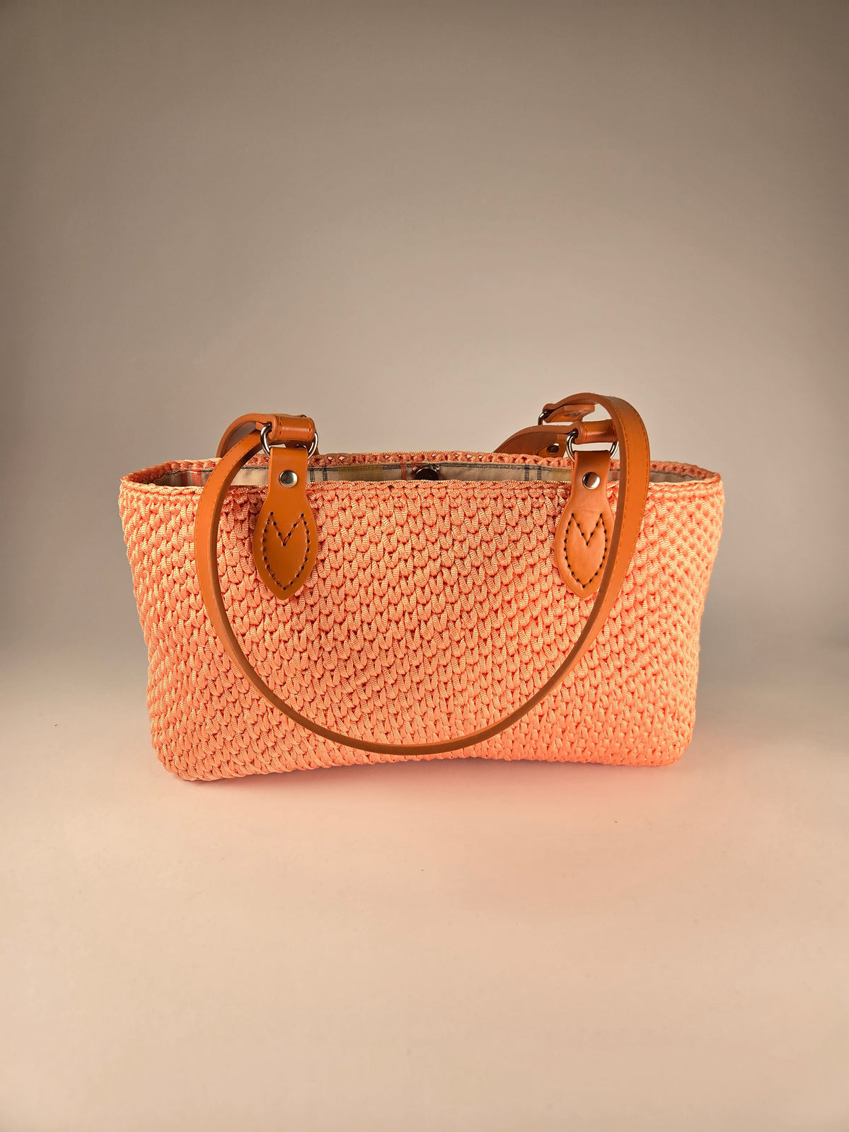 Elegant Crochet Bag – Apricot Dreams