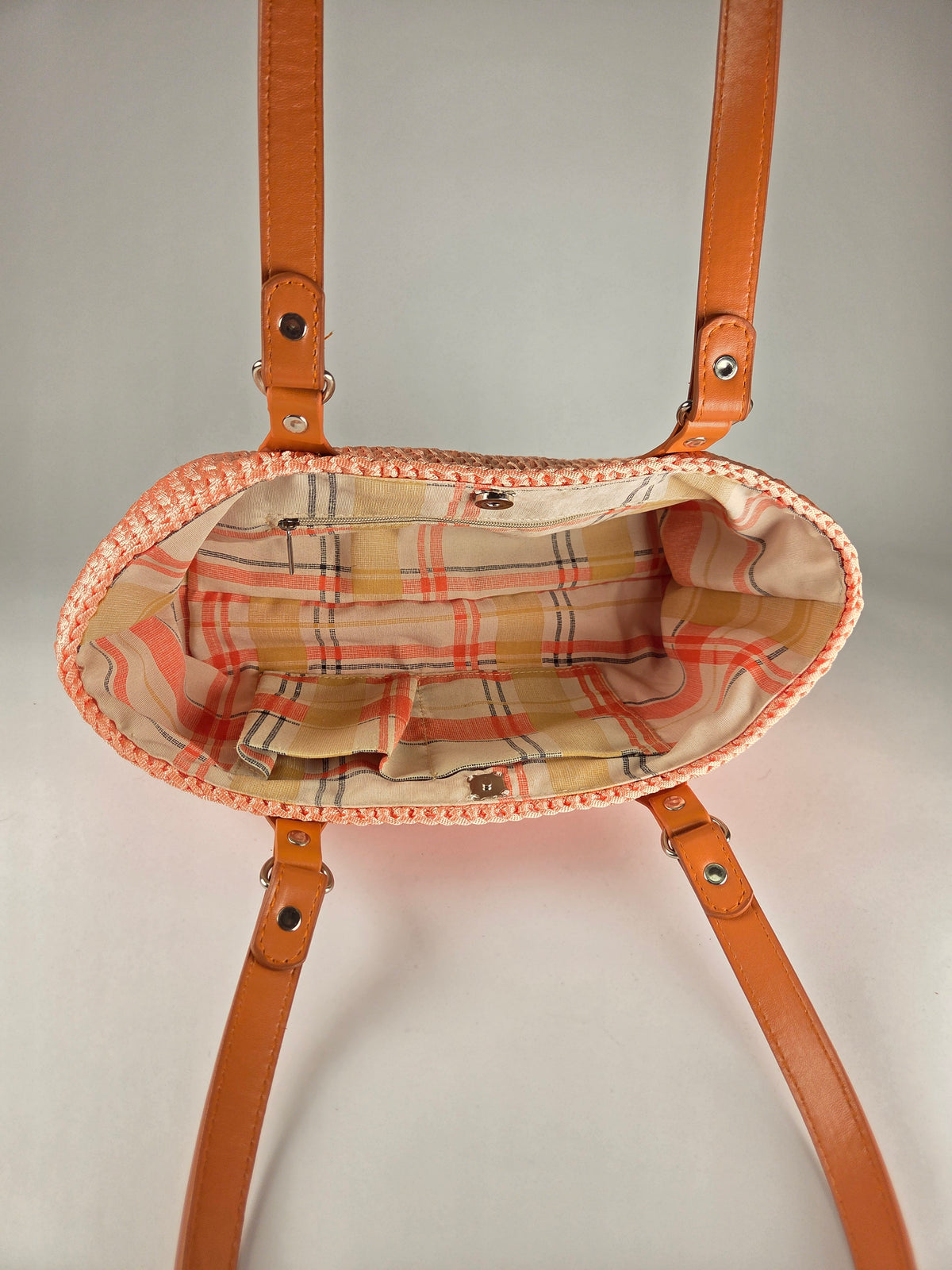 Elegant Crochet Bag – Apricot Dreams